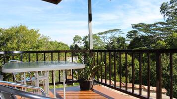 Habitación doble de lujo, 1 cama Queen size, balcón, vista a la montaña | Balcón