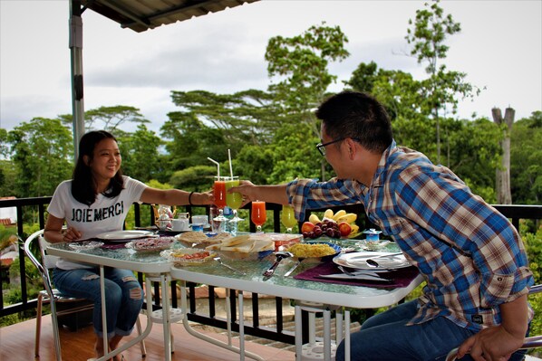 Luxury Double Room, 1 Queen Bed, Balcony, Mountain View | Outdoor dining