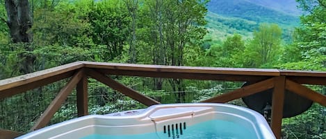 Tina de hidromasaje al aire libre