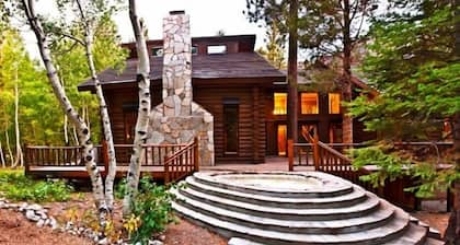 Yosemite Gateway Chalet mit Hydrotherapie-Badewanne im Freien