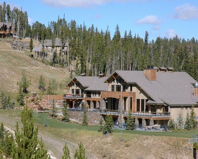 Casa Moonlight Two - Ski in/Out - Direct to Iron Horse Lift - 2 Bed 2.5 Bath