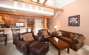 Smart TV, fireplace, stereo