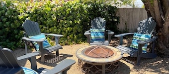 Waterfront Boutique Bungalow 1-Walk to Ferry to San Francisco, Free WIFI Parking