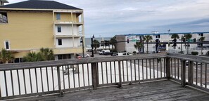 Property grounds - Private Upscale Condo in Myrtle w/ Ocean View Across from Boardwalk w/ Huge Deck (Myrtle Beach)