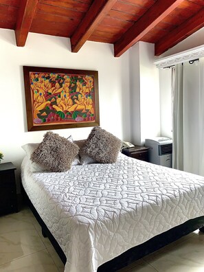 Habitación individual | Minibar, wifi gratis y ropa de cama 