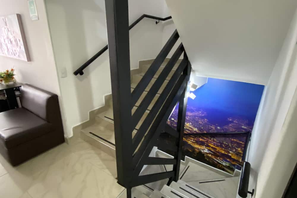 Lleras Premium Hotel