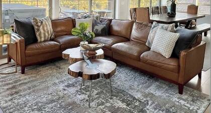 Gorgeous Mountain Home! Sleeps 28! Private, Beautiful, Spacious