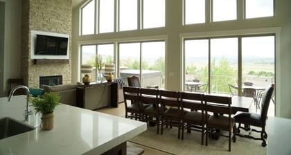 Preciosa Villa Nueva Montaña! Duerme 28! Privado, hermoso, espacioso