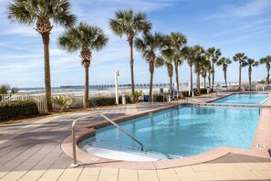 Ulkouima-allas, lämmitetty uima-allas