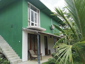 Front of property - Mihini hotel (Habarana)