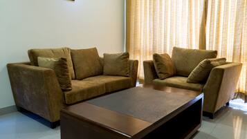 Suite | In-room safe, desk, iron/ironing board, free rollaway beds