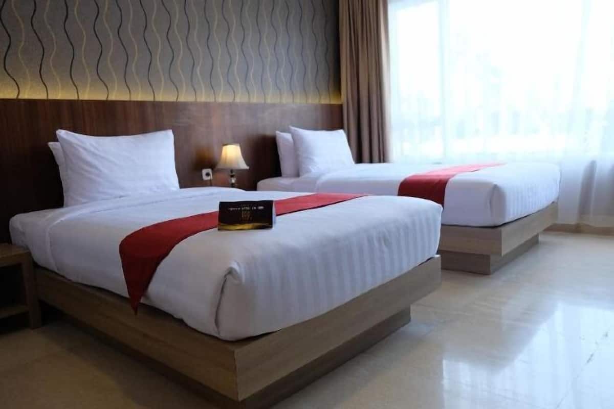 In-room safe, desk, blackout drapes, soundproofing