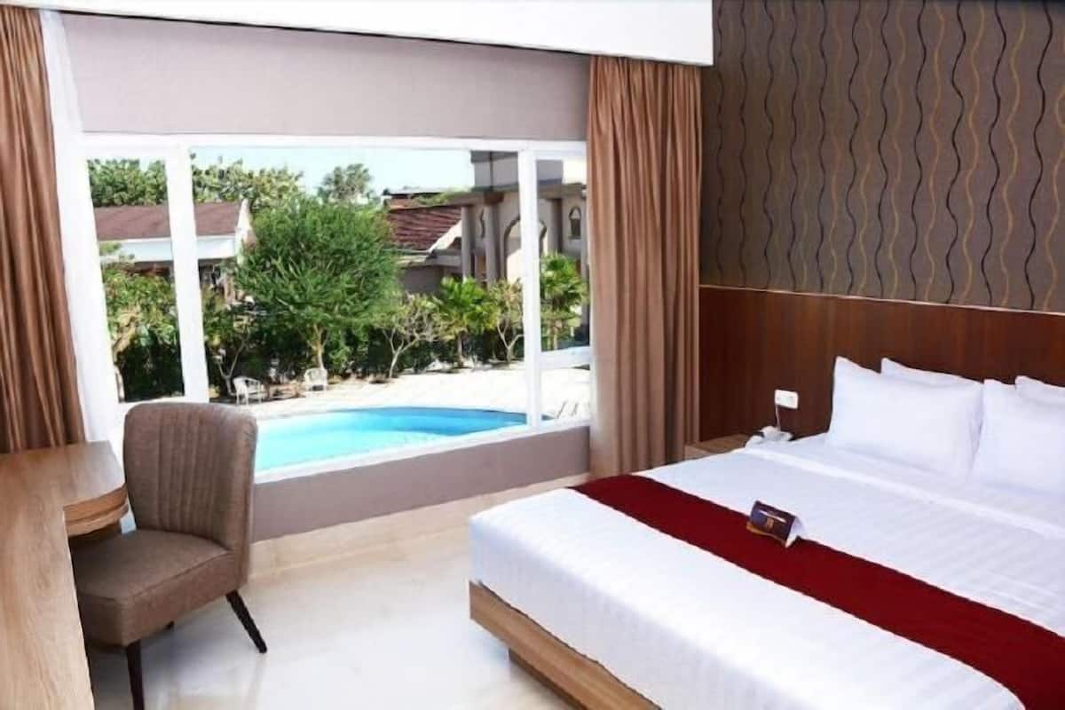In-room safe, desk, blackout drapes, soundproofing
