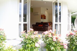 Cottage Tiêu chuẩn, 2 phòng ngủ (Self-Contained) | Quang cảnh vườn