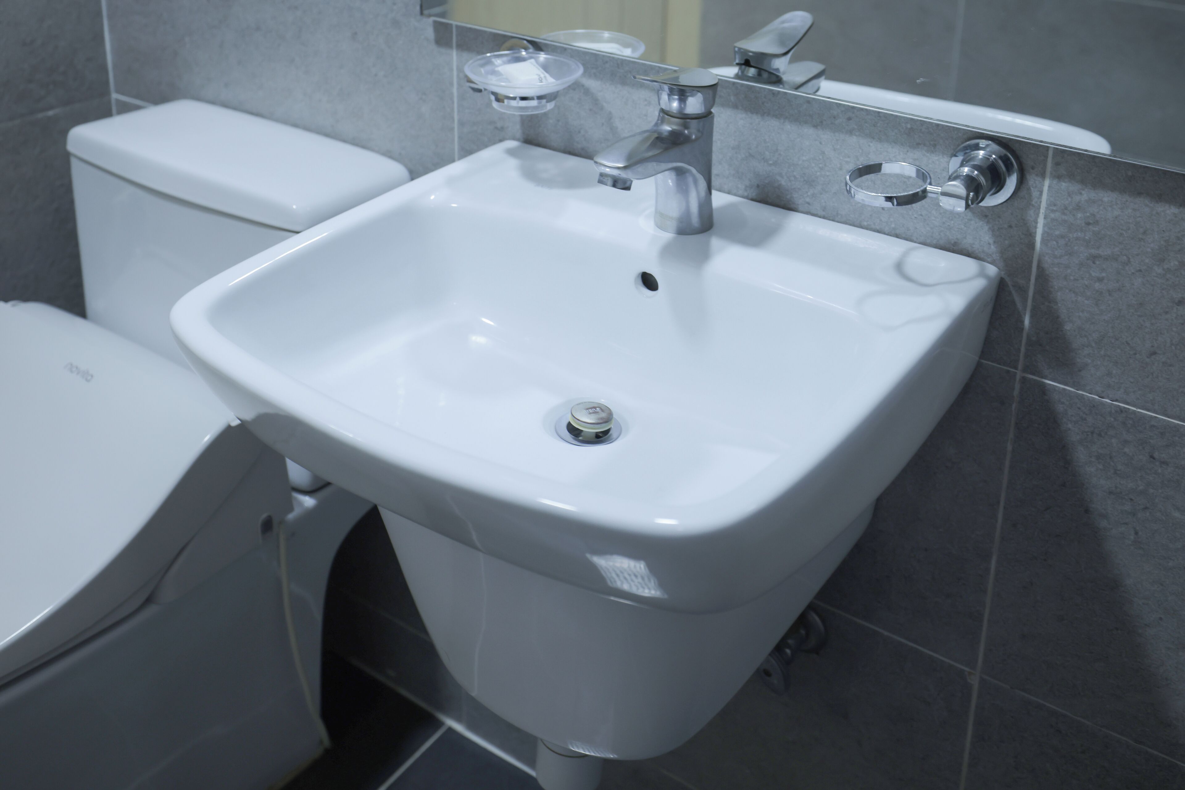 twin room | bathroom | free toiletries, hair dryer, bathrobes, slippers