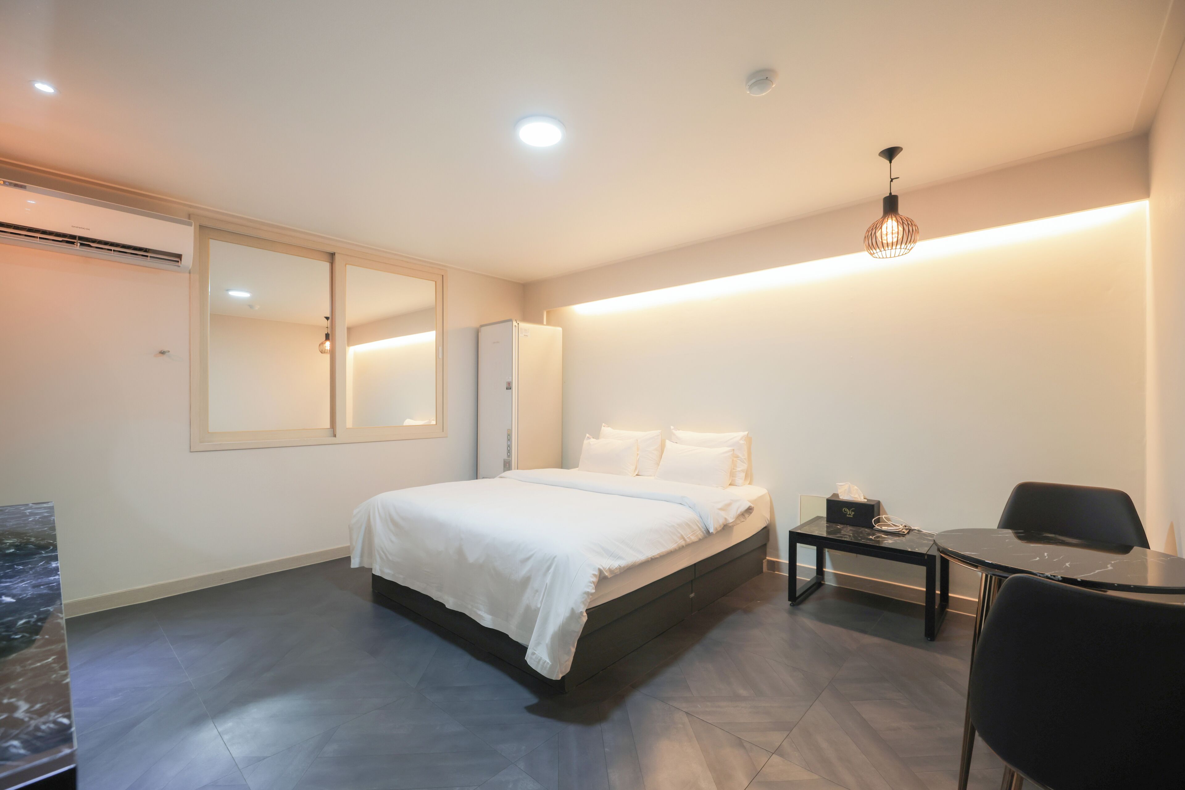 Deluxe Room | Premium bedding, pillowtop beds, desk, laptop workspace