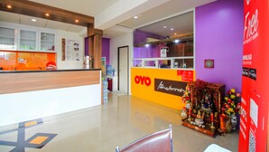 Reception - Ruan Plaisoi Apartment by Zuzu (Bangkok)