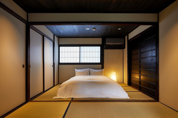 2 bedrooms, premium bedding, down duvets, in-room safe