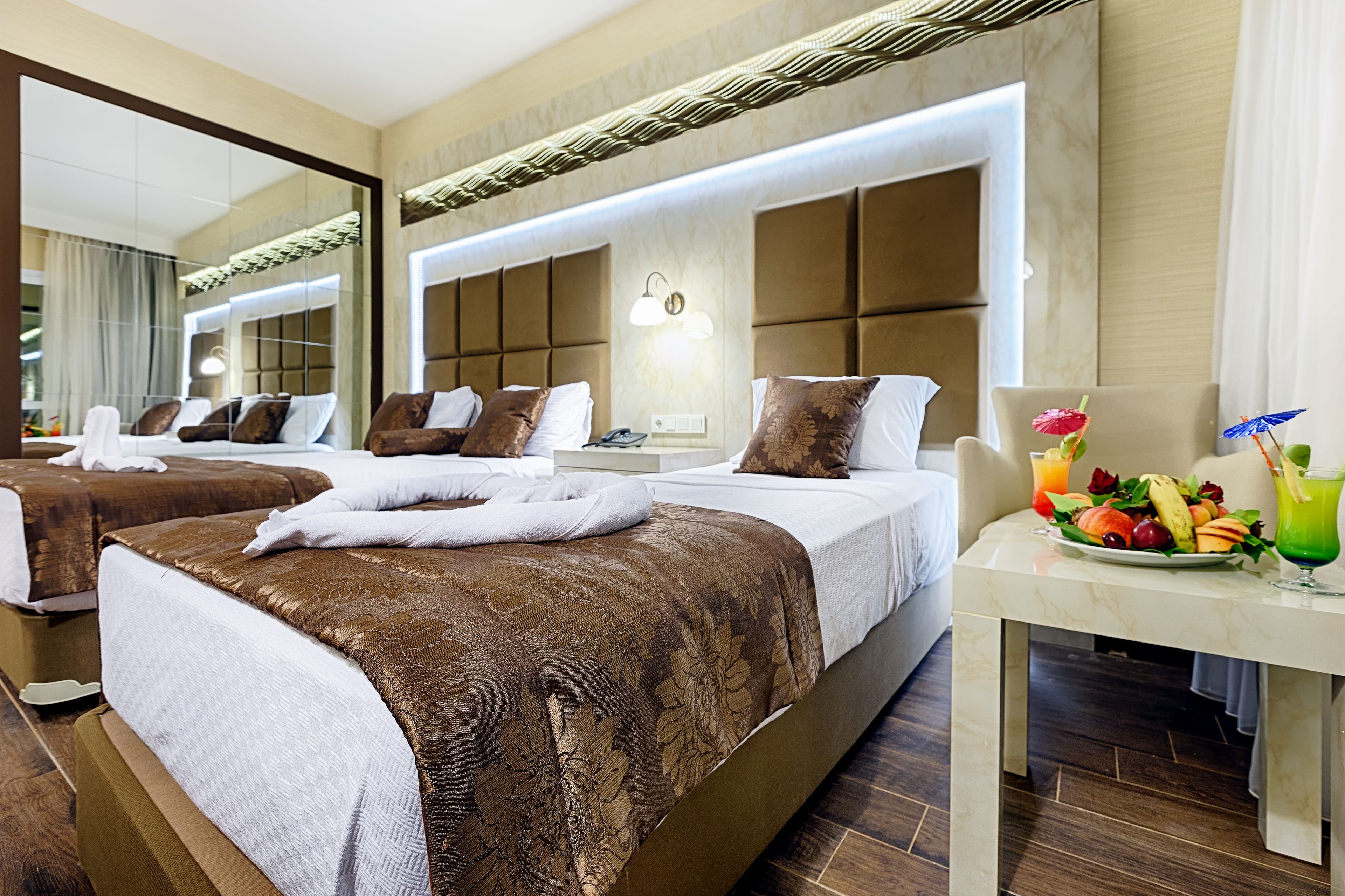 Minibar, in-room safe, soundproofing, free WiFi