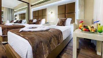 Minibar, in-room safe, soundproofing, free WiFi