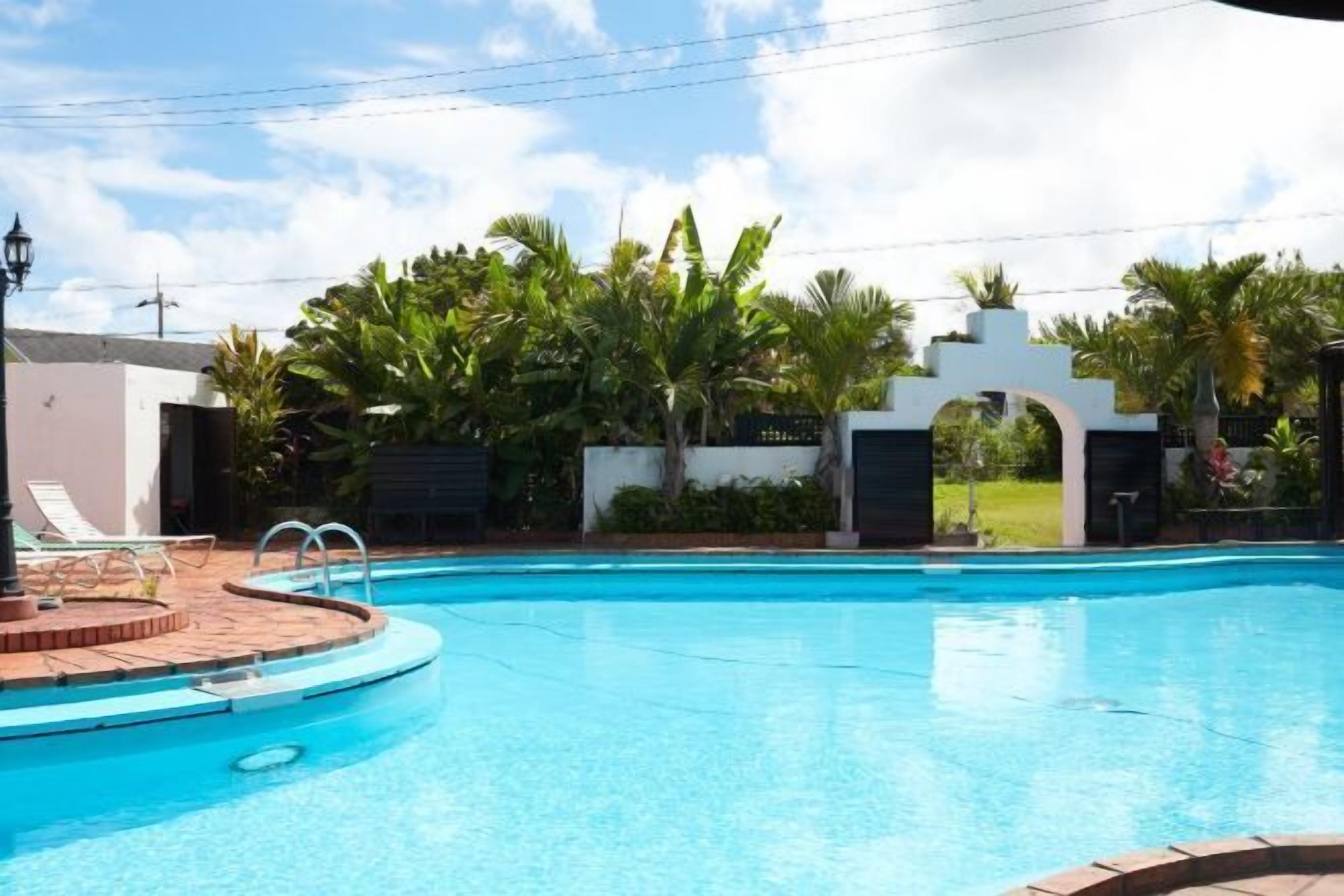 Pool | Seasonal outdoor pool, open 8:00 AM to 10:00 PM, sun loungers