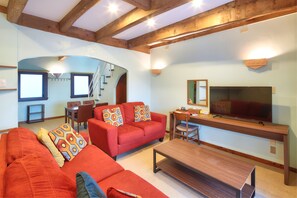 2F Western Maisonette & Kitchen, No Smoking (No pets allowed) | Individually decorated, desk, blackout drapes, free WiFi - The PoolResort OKINAWA (Onna)