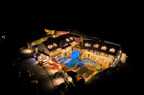 沖繩泳池渡假村