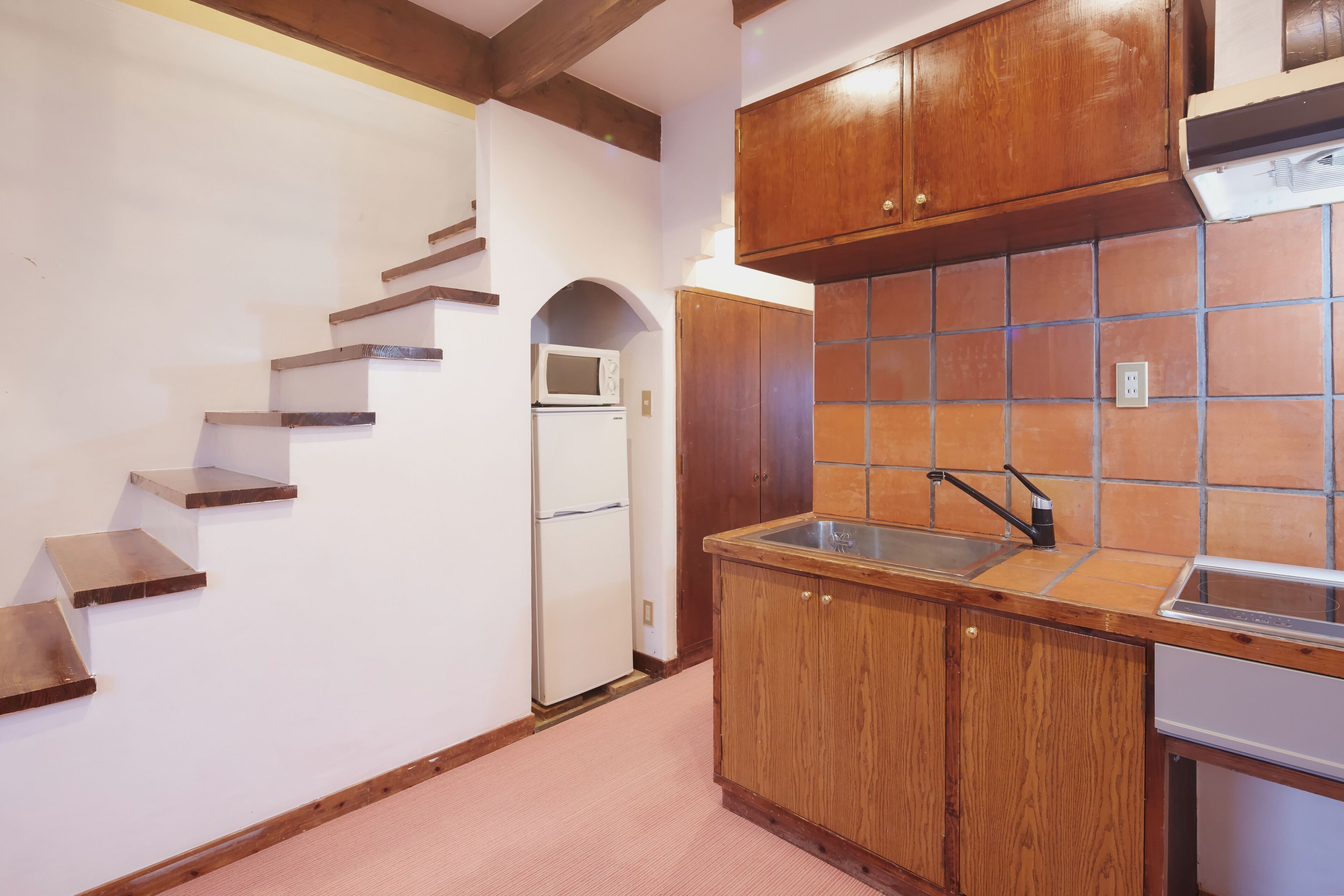 fridge, microwave, coffee/tea maker, electric kettle