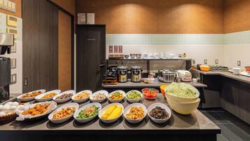 Free daily buffet breakfast