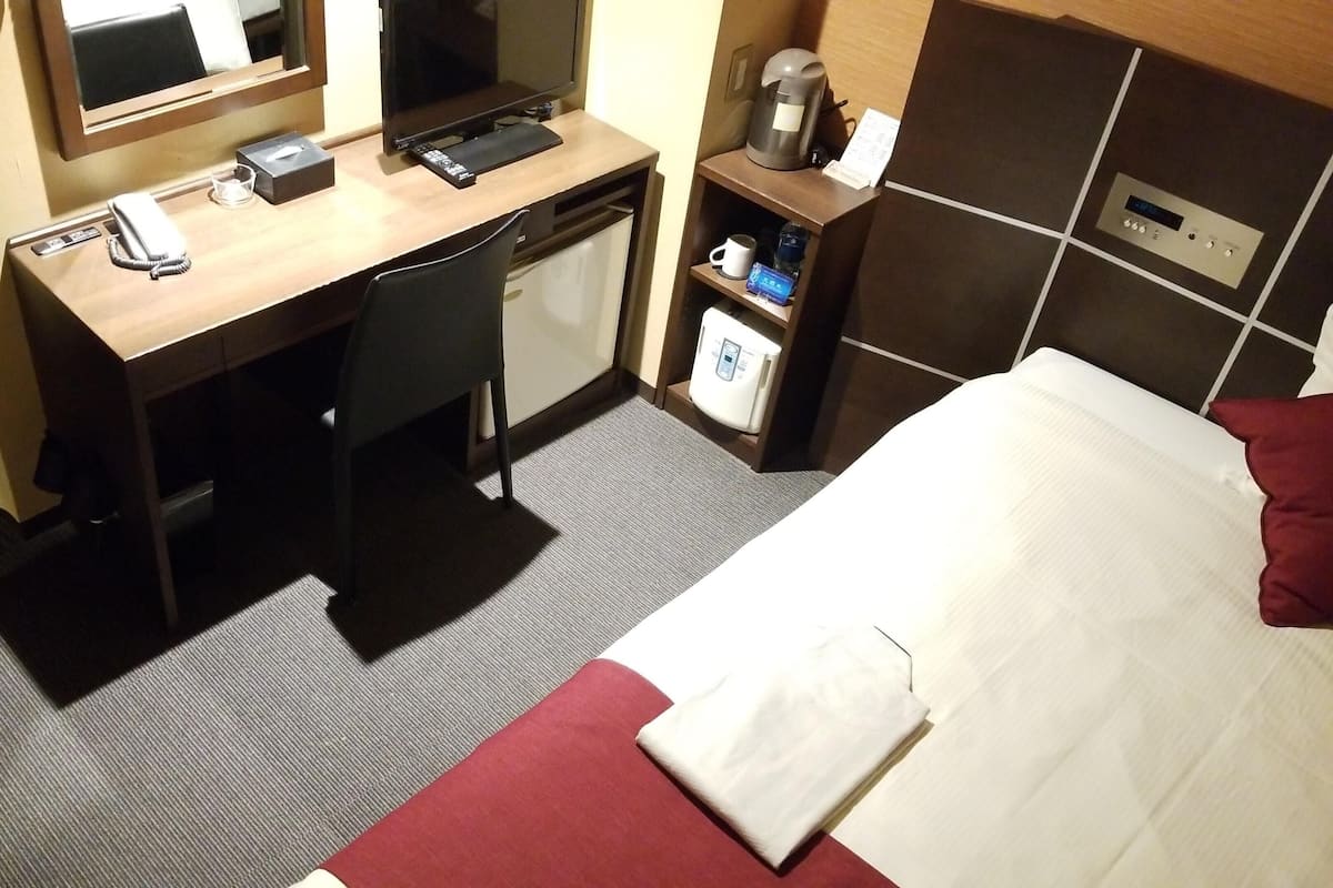 스탠다드 싱글룸, 흡연 | 책상, 다리미/다리미판, 무료 WiFi, 침대 시트