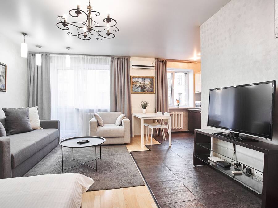 Superior Studio Apartment (Gorodskoi Val street 9) | Individually decorated, individually furnished, iron/ironing board