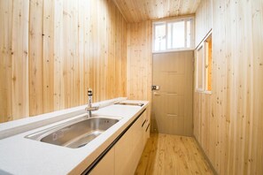 Kühlschrank, Mikrowelle, Wasserkocher, Reiskocher