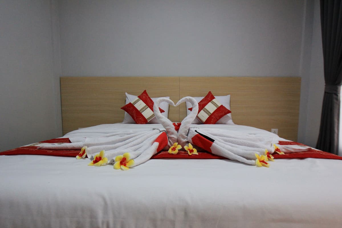 Minibar, in-room safe, desk, blackout curtains