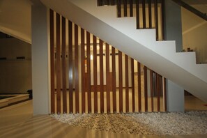 Staircase - Tom Guest House (Kuta)