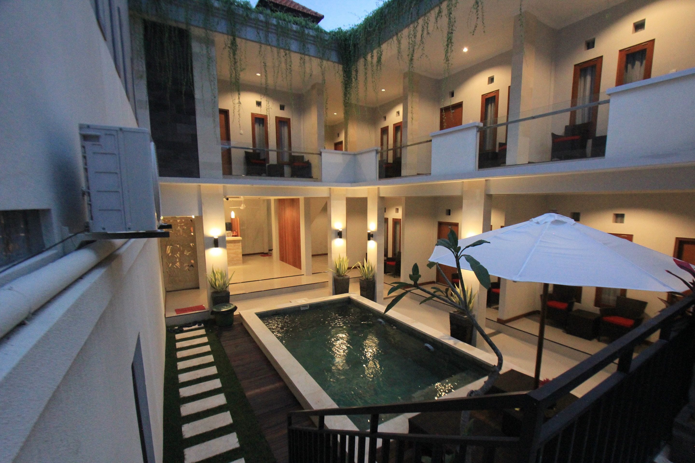 Outdoor pool, sun loungers