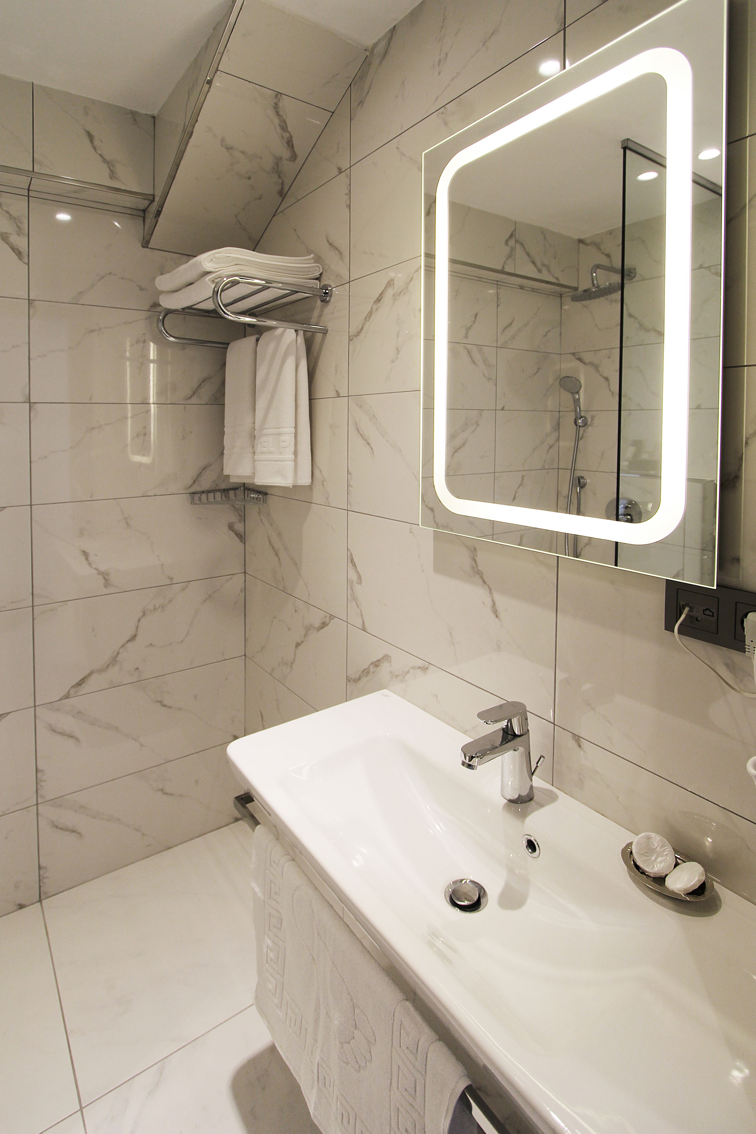 double or twin room | bathroom | shower, free toiletries, hair dryer, slippers