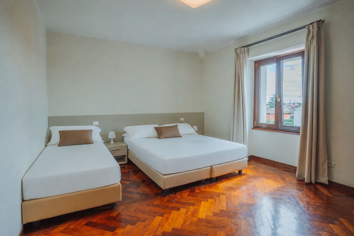 Classic Triple Room, Sauna | Premium bedding, minibar, desk, soundproofing