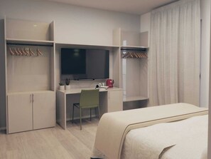 ห้องดีลักซ์ดับเบิล, เตียงใหญ่ 1 เตียง, ห้องน้ำส่วนตัว | เครื่องนอนระดับพรีเมียม, มินิบาร์, โต๊ะทำงาน, ห้องเก็บเสียง