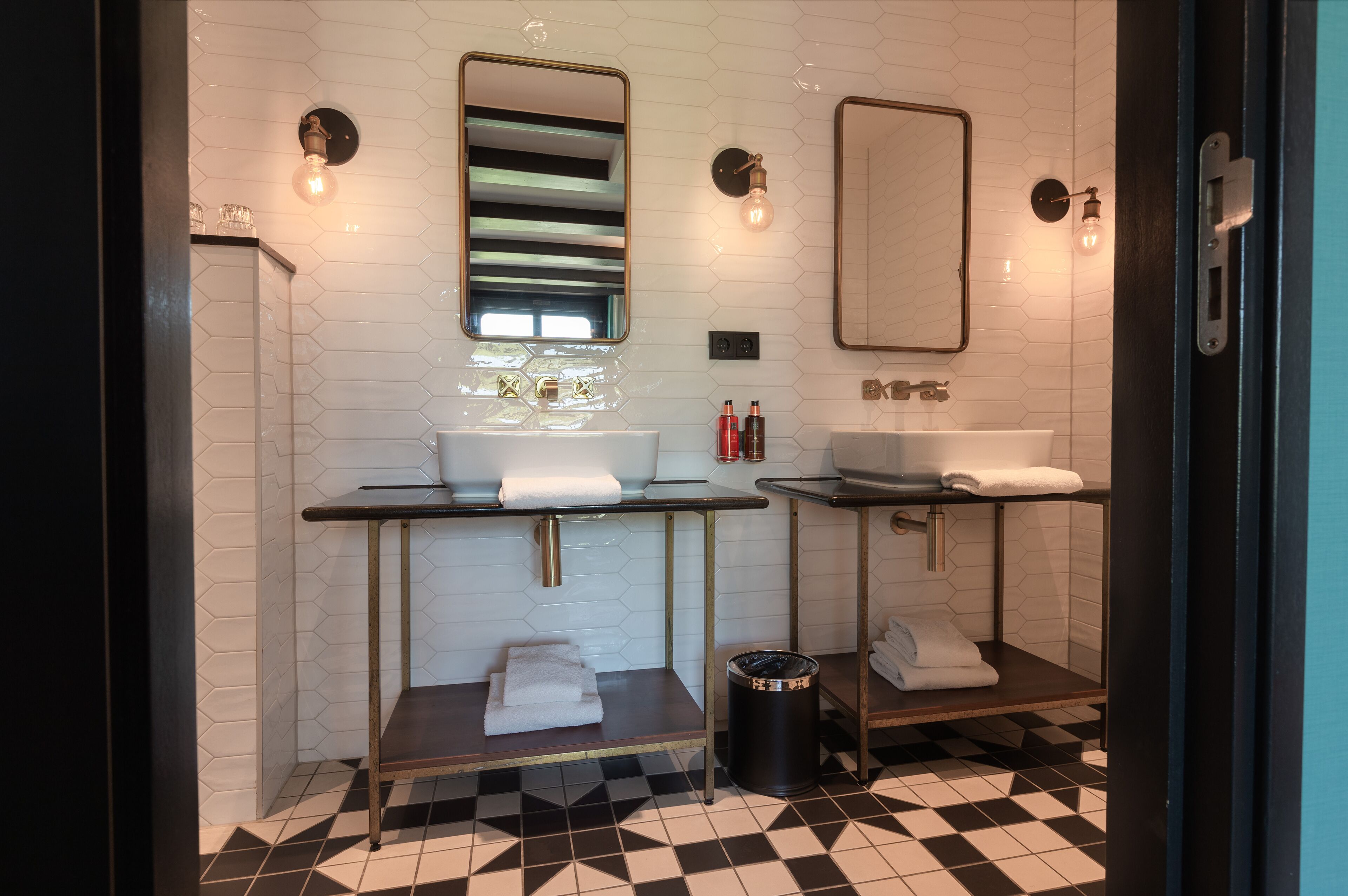 standard double room, 1 king bed | bathroom | shower, rainfall showerhead, free toiletries, hair dryer