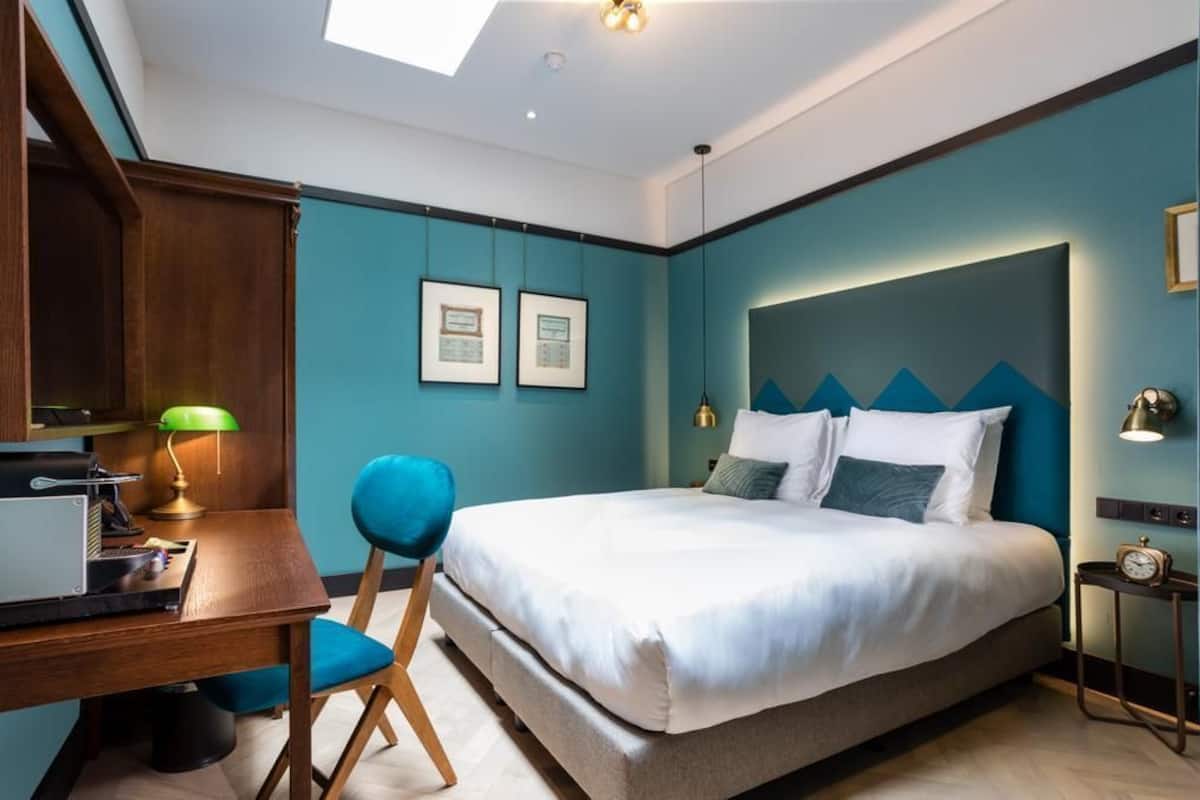 1 sovrum, allergitestade sängkläder och minibar