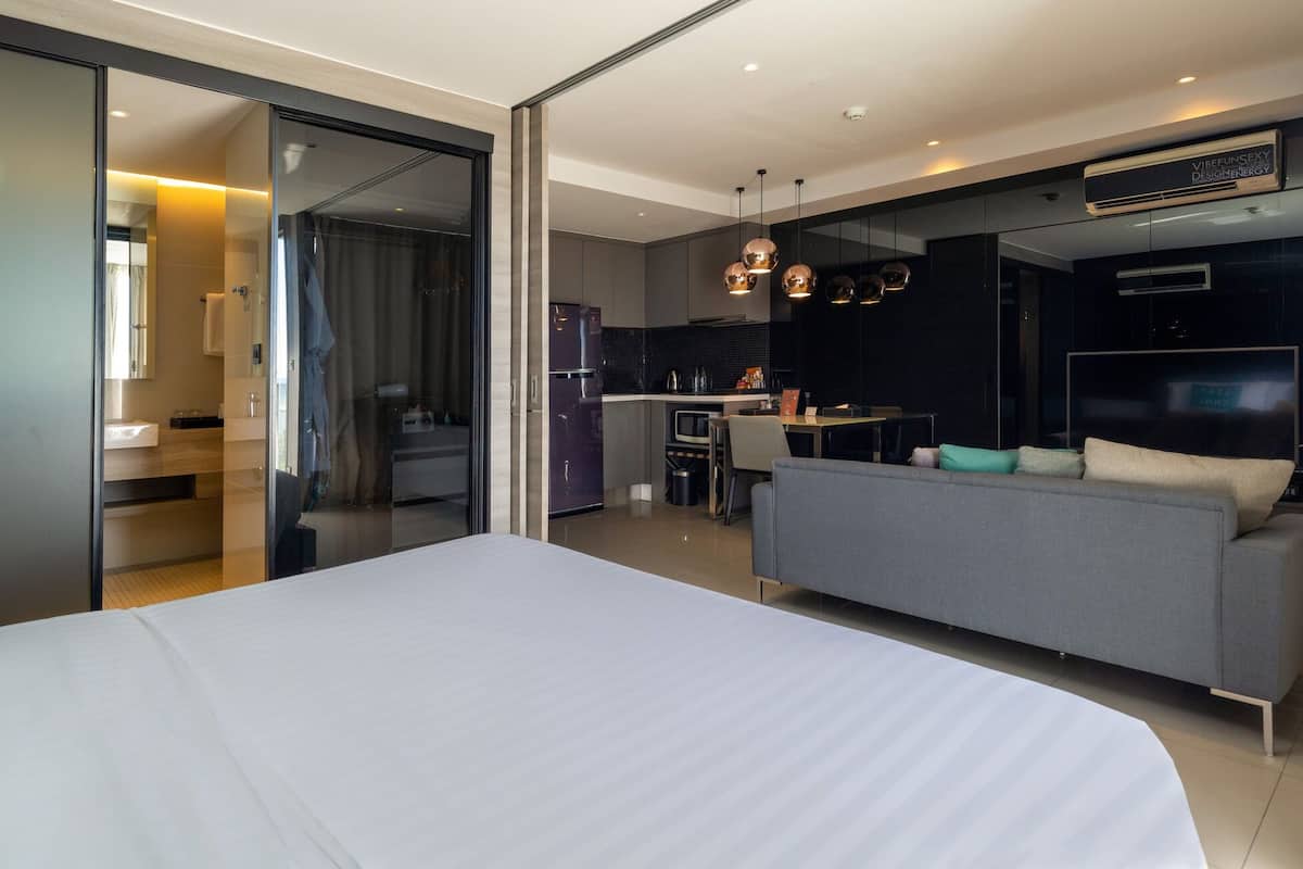 1 bedroom, minibar, in-room safe, desk