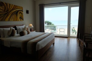 Superior Deluxe Room with Direct Sea View | Caja fuerte, escritorio, camas supletorias y wifi gratis