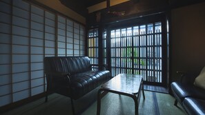 Japanese-style Villa | Living area | 32-inch flat-screen TV with satellite channels, TV