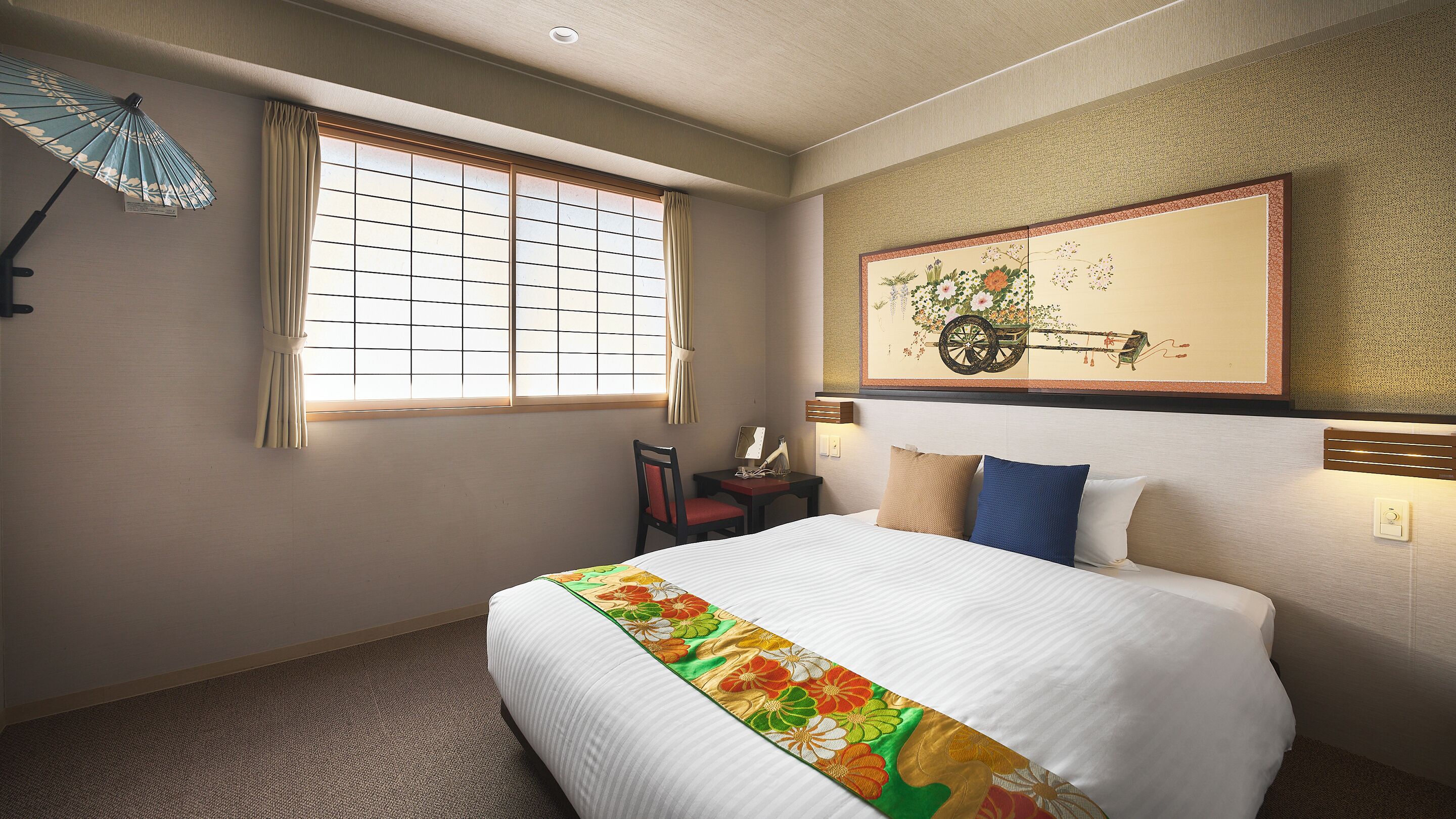 Quarto casal superior, para não fumantes | Roupas de cama premium, edredons de pluma, cofres nos quartos