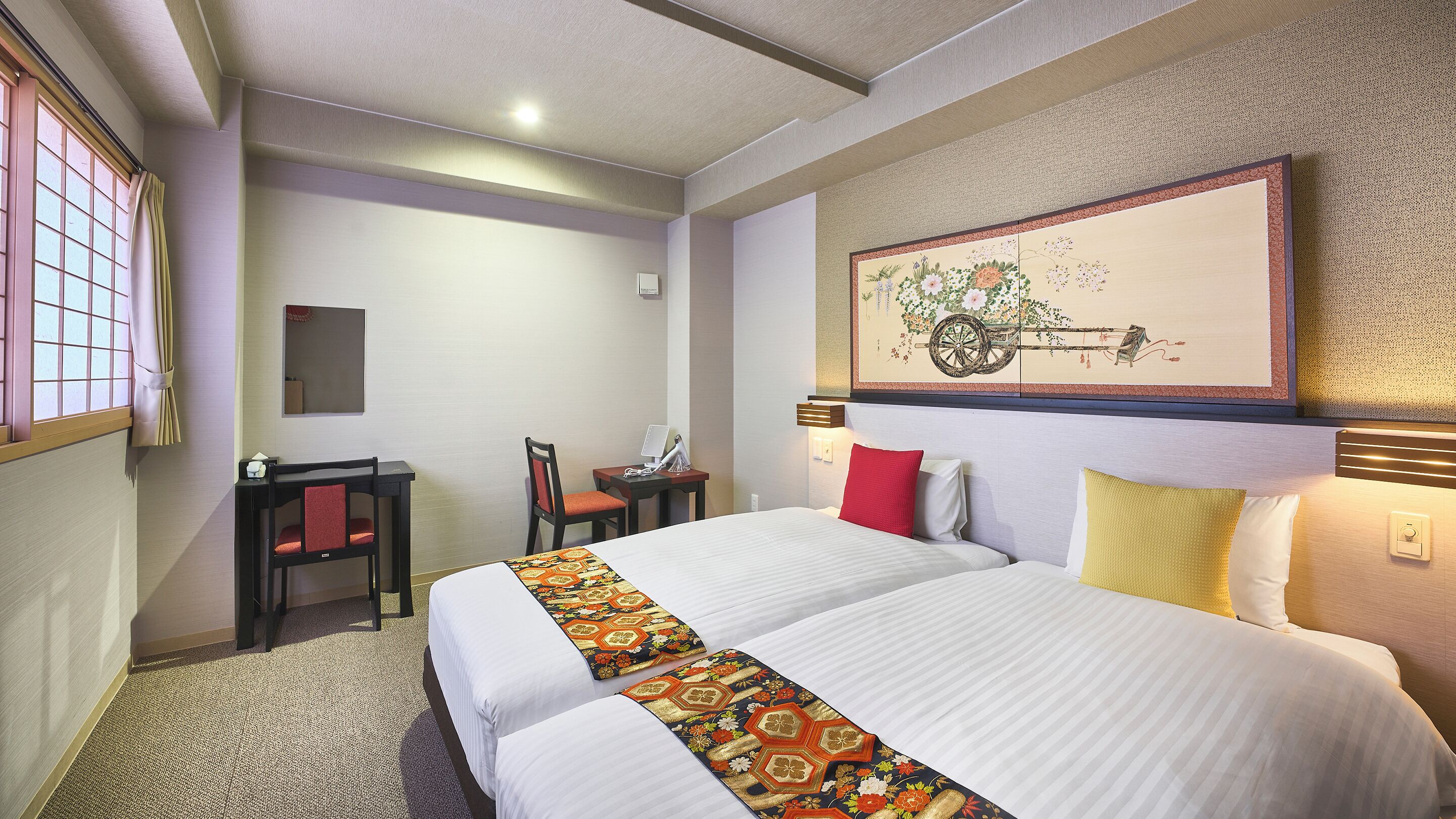 Quarto duplo superior, 2 camas de solteiro, para não fumantes | Roupas de cama premium, edredons de pluma, cofres nos quartos