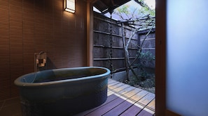 Japanese-style Villa | Bathroom | Combined shower/bathtub, free toiletries, hair dryer, slippers