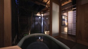 Japanese-style Villa | Bathroom | Combined shower/tub, free toiletries, hair dryer, slippers - Kyoto INN Gion (Kyoto)