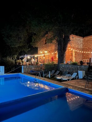 Superior Suite, Ensuite | Outdoor pool