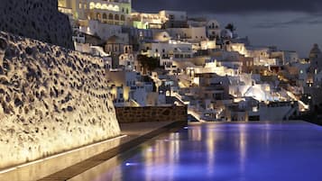 Außenpool, Infinity-Pool, Liegestühle