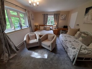 Miscellaneous - Sunny Nest (Cheltenham)